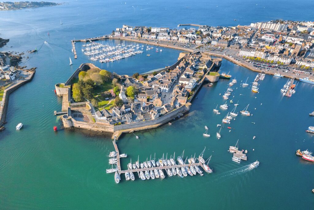 Plan au drone de la ville close de Concarneau - Finistère Sud