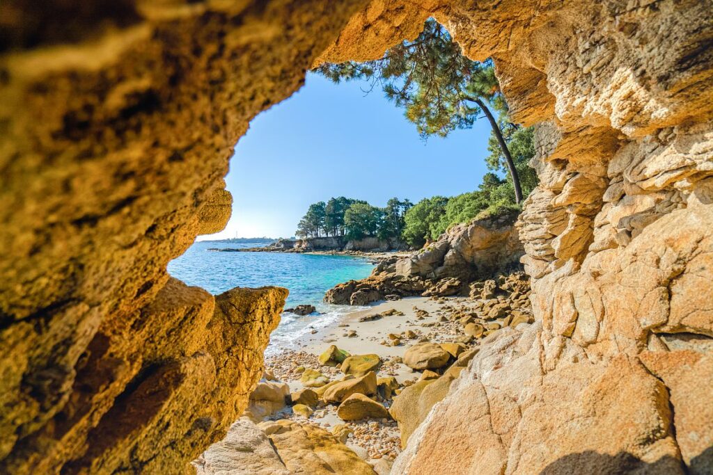 Rochers sur une plage - Finistère Sud